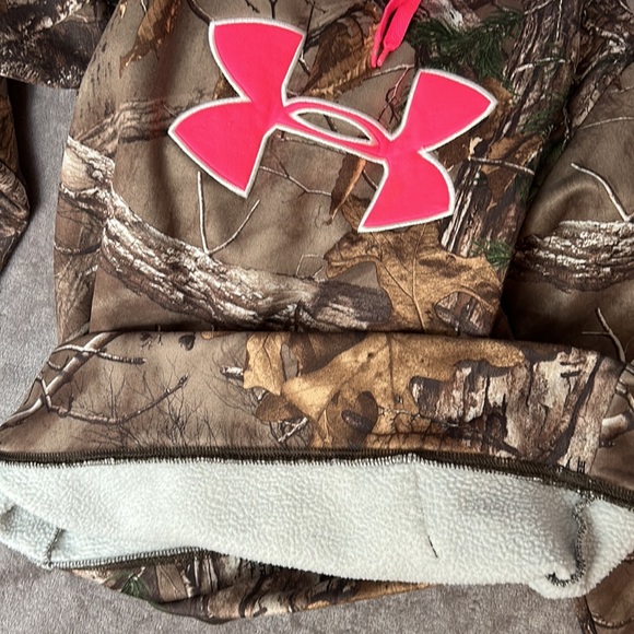Small Under Armour Realtree Camo sweatshirt - Picture 4 of 4
